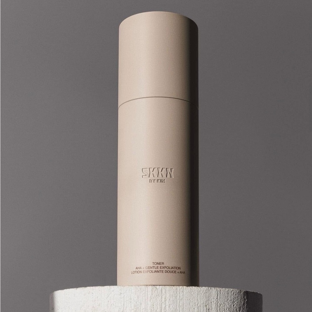 SKKN BY KIM Kardashian Toner AHA + gentle exfoliation Lotion 6 FL OZ